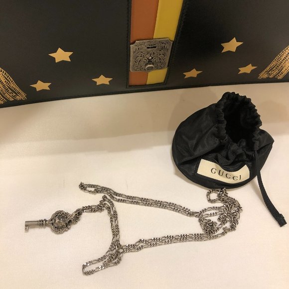 * ULTRA RARE * Gucci Hand Painted Padlock Clutch in Black - Picture 11 of 14